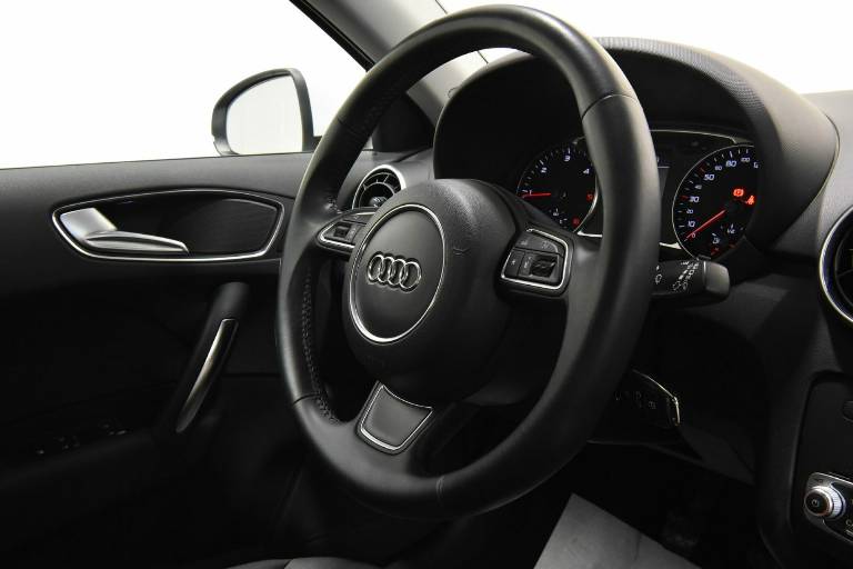 AUDI A1 41