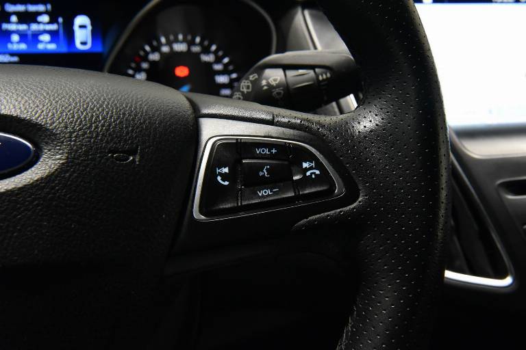 FORD Focus 8
