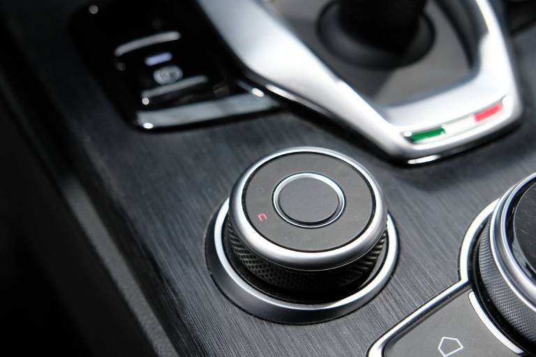 ALFA ROMEO Stelvio 28