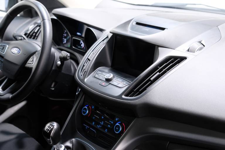 FORD Kuga 52