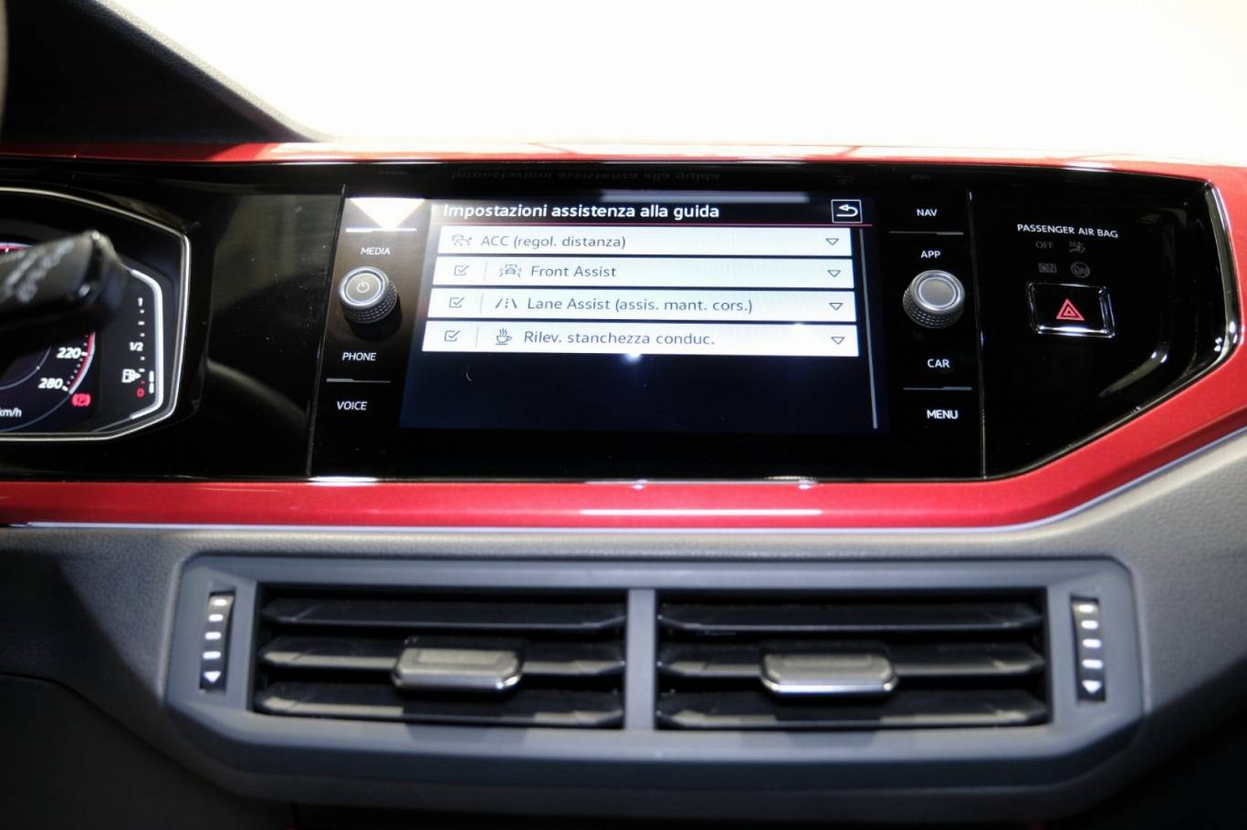 VOLKSWAGEN Polo GTI 31