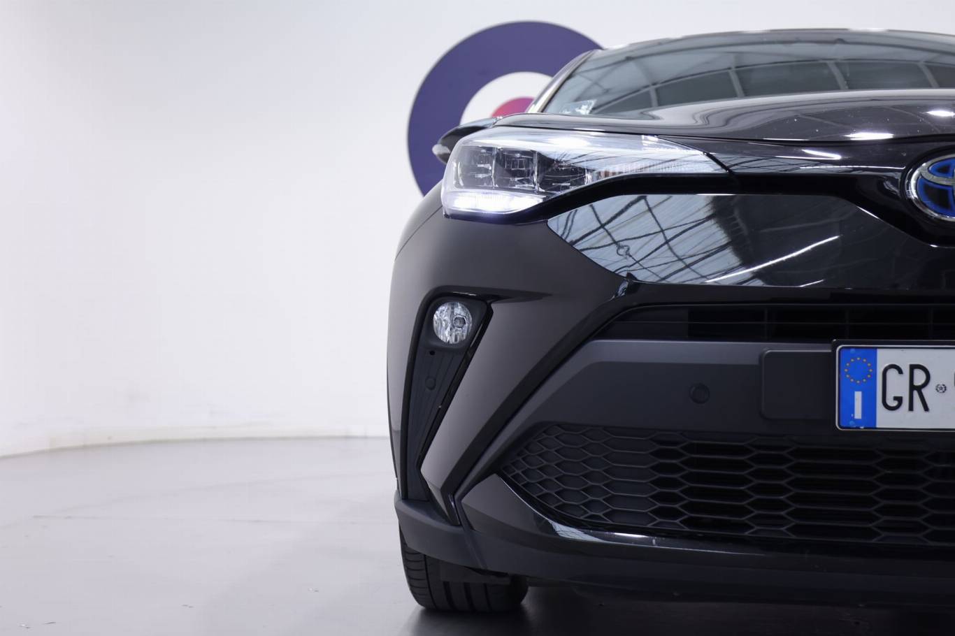 TOYOTA C-HR 4