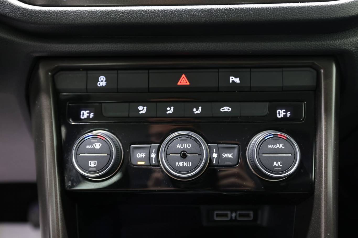 VOLKSWAGEN T-Roc 26