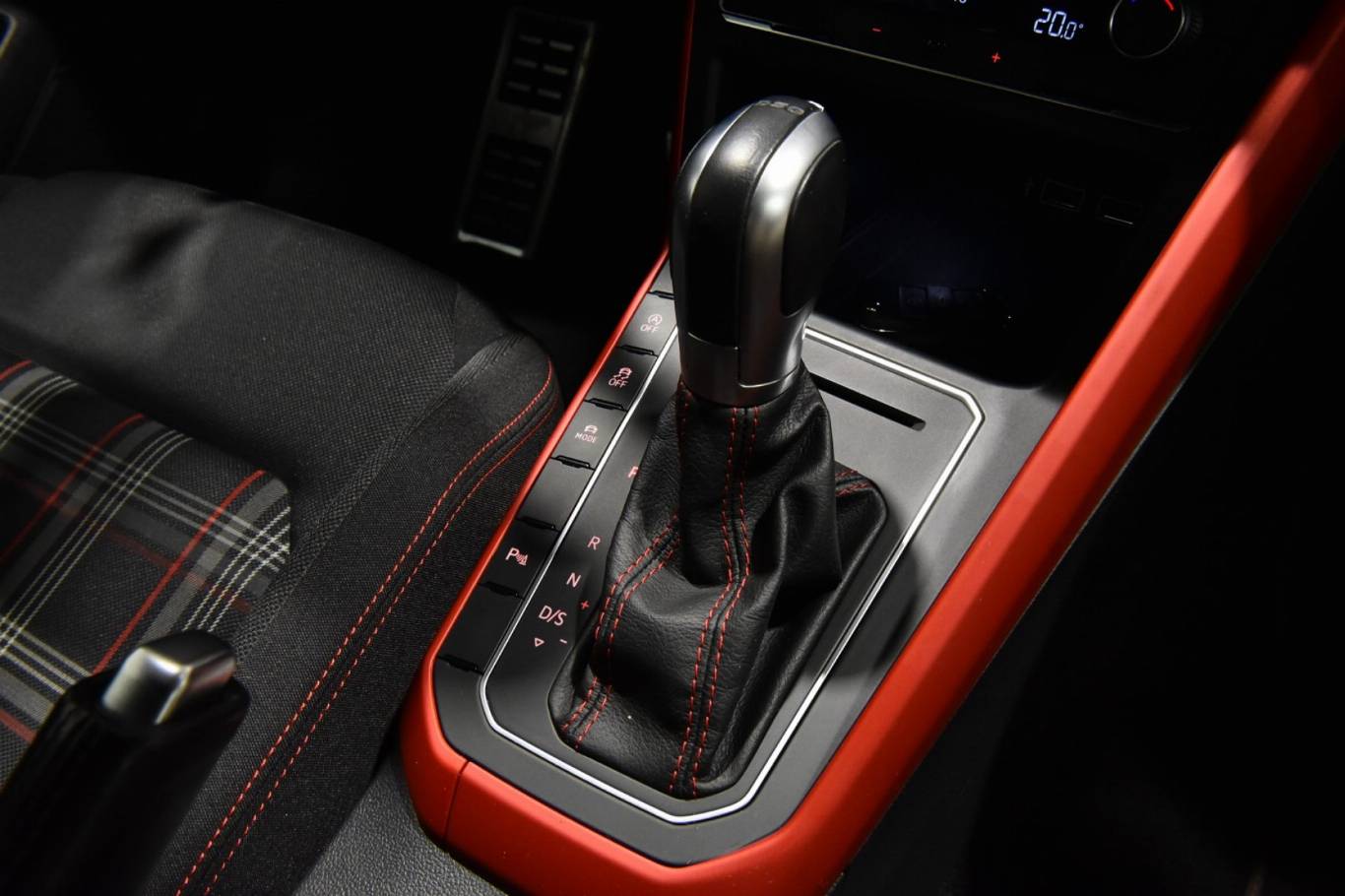 VOLKSWAGEN Polo GTI 37