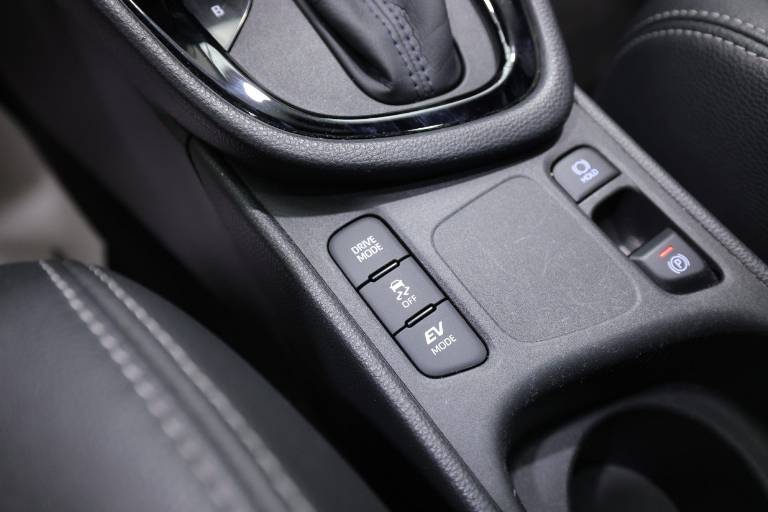 TOYOTA Yaris 30
