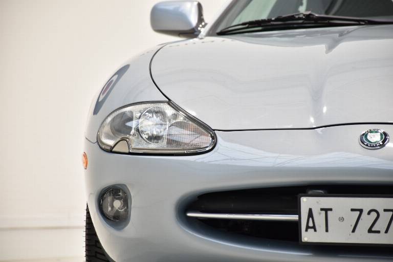 JAGUAR XK8 59