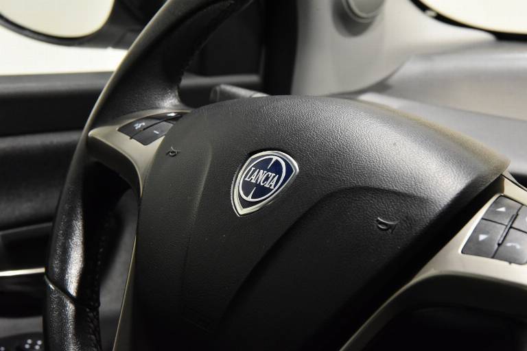 LANCIA Ypsilon 22