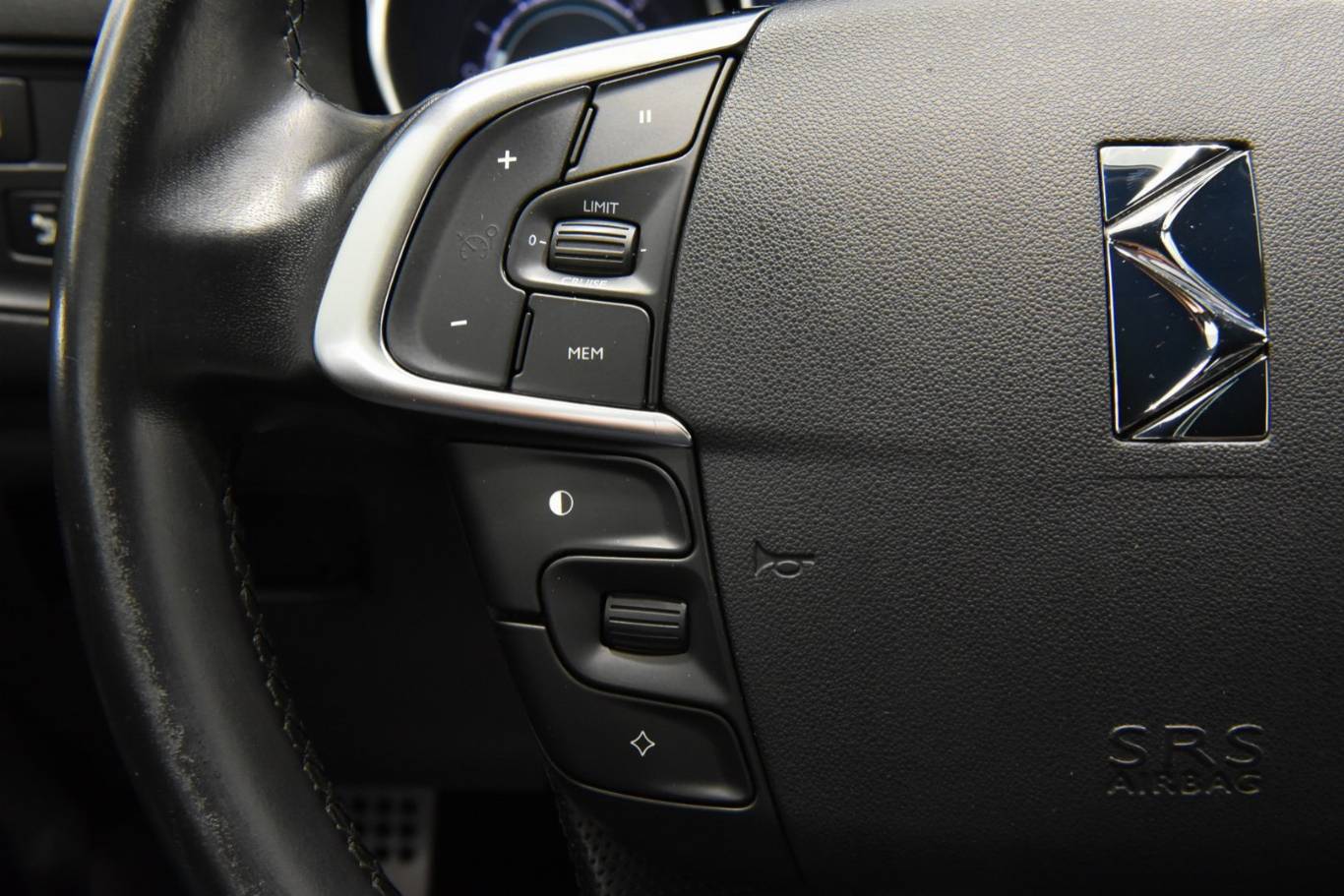 DS AUTOMOBILES DS 4 7