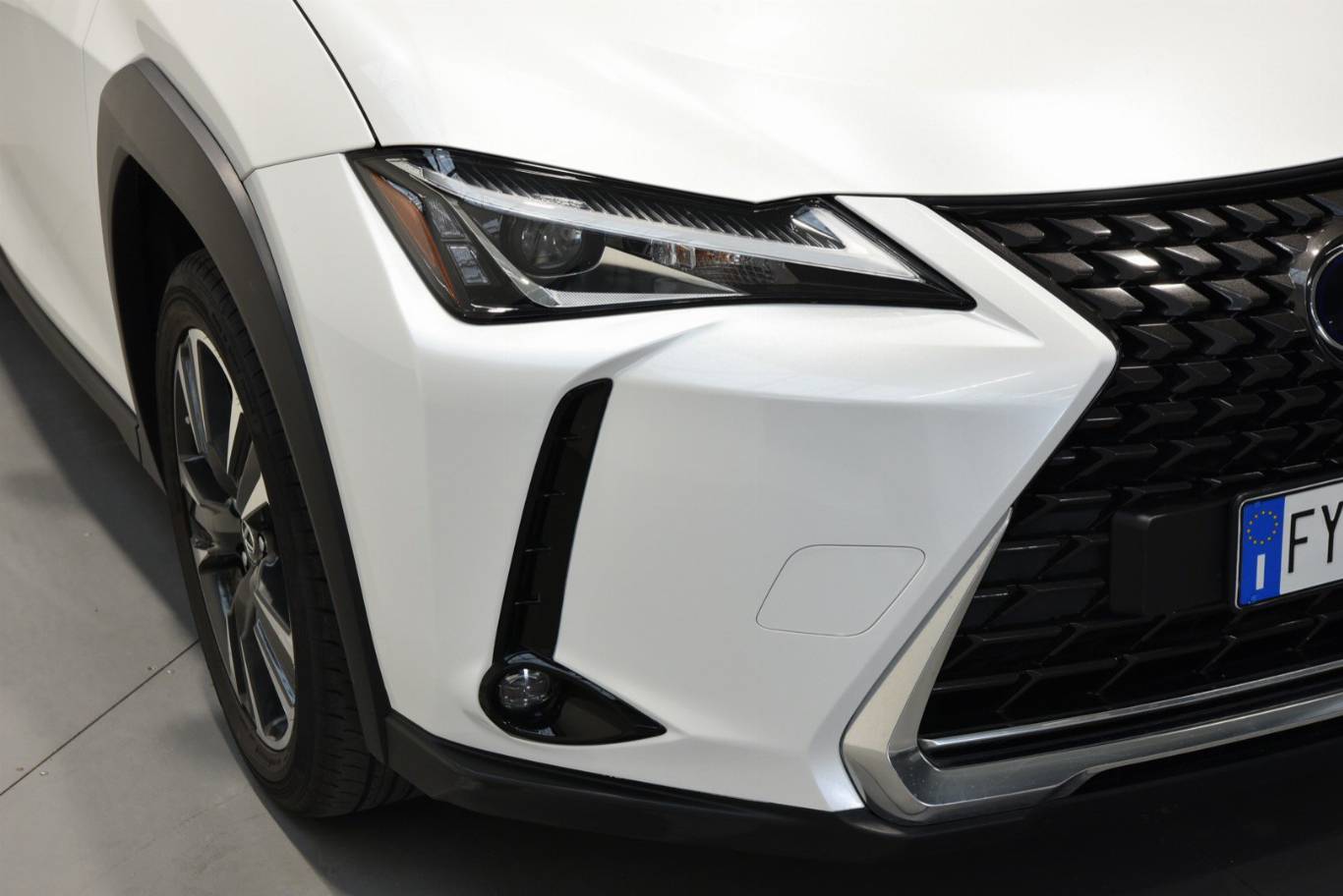 LEXUS UX 250h 53