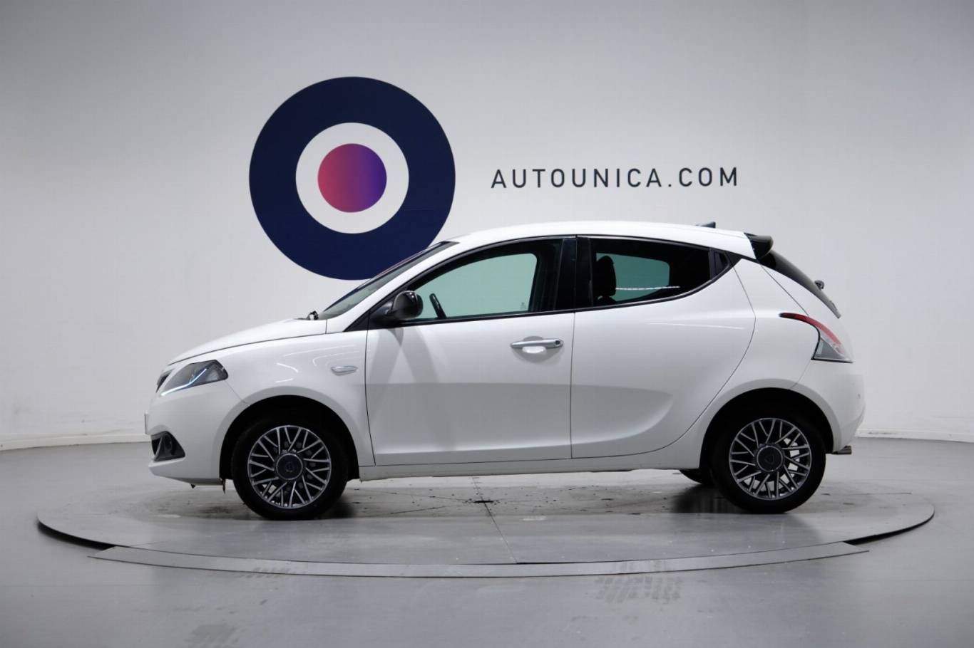 LANCIA Ypsilon 16