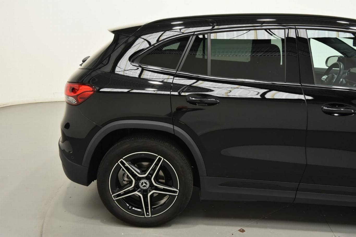 MERCEDES-BENZ GLA 200 43