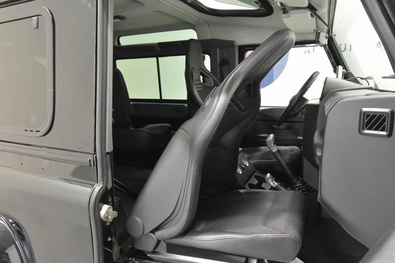 LAND ROVER Defender 60