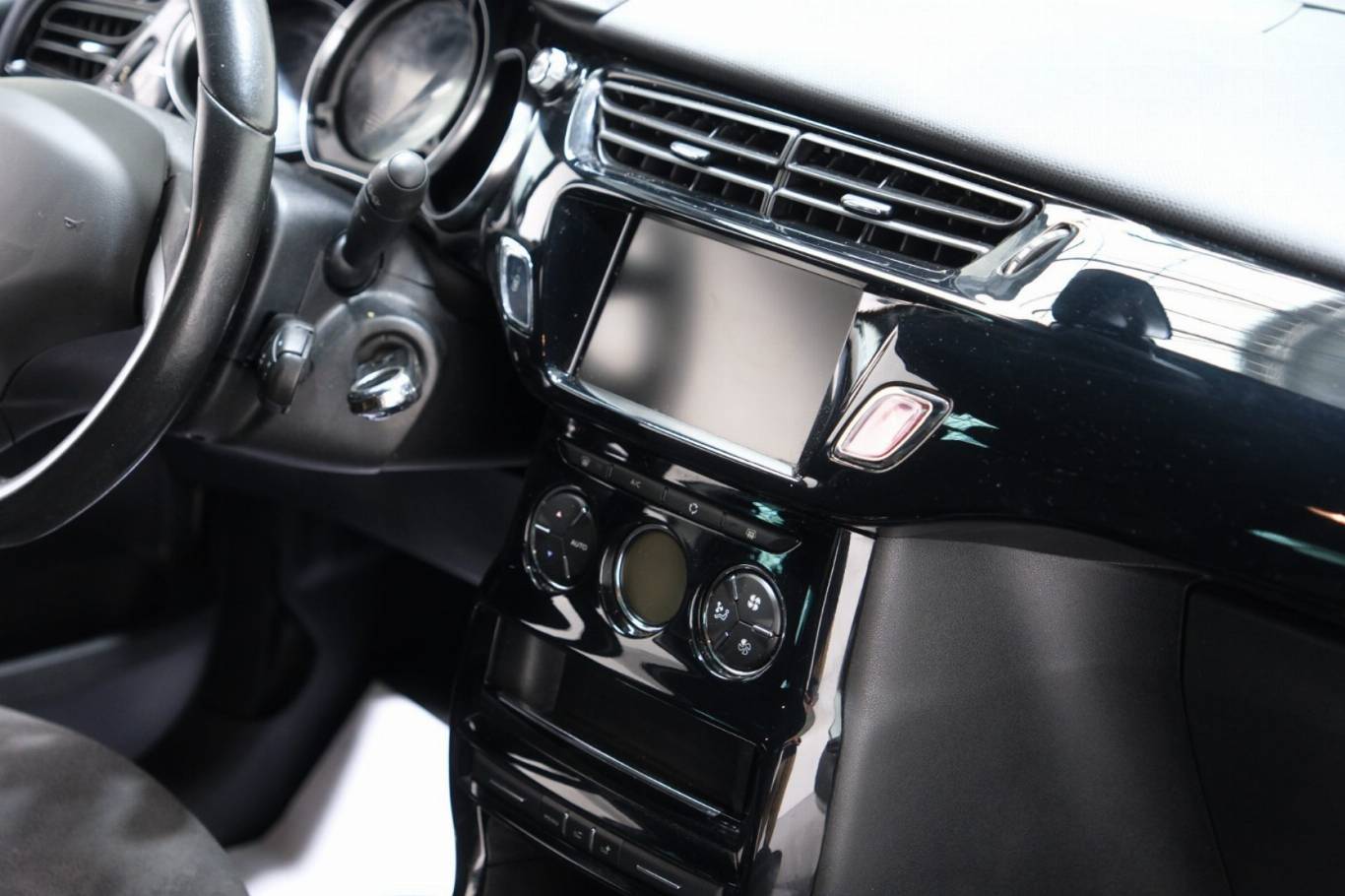 DS AUTOMOBILES DS 3 44