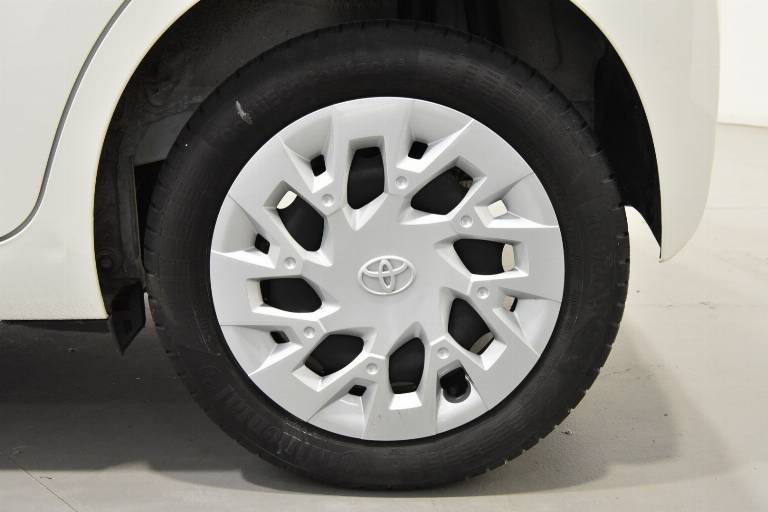 TOYOTA Aygo 9