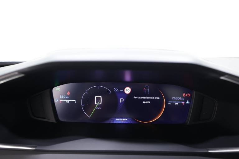 PEUGEOT 2008 8