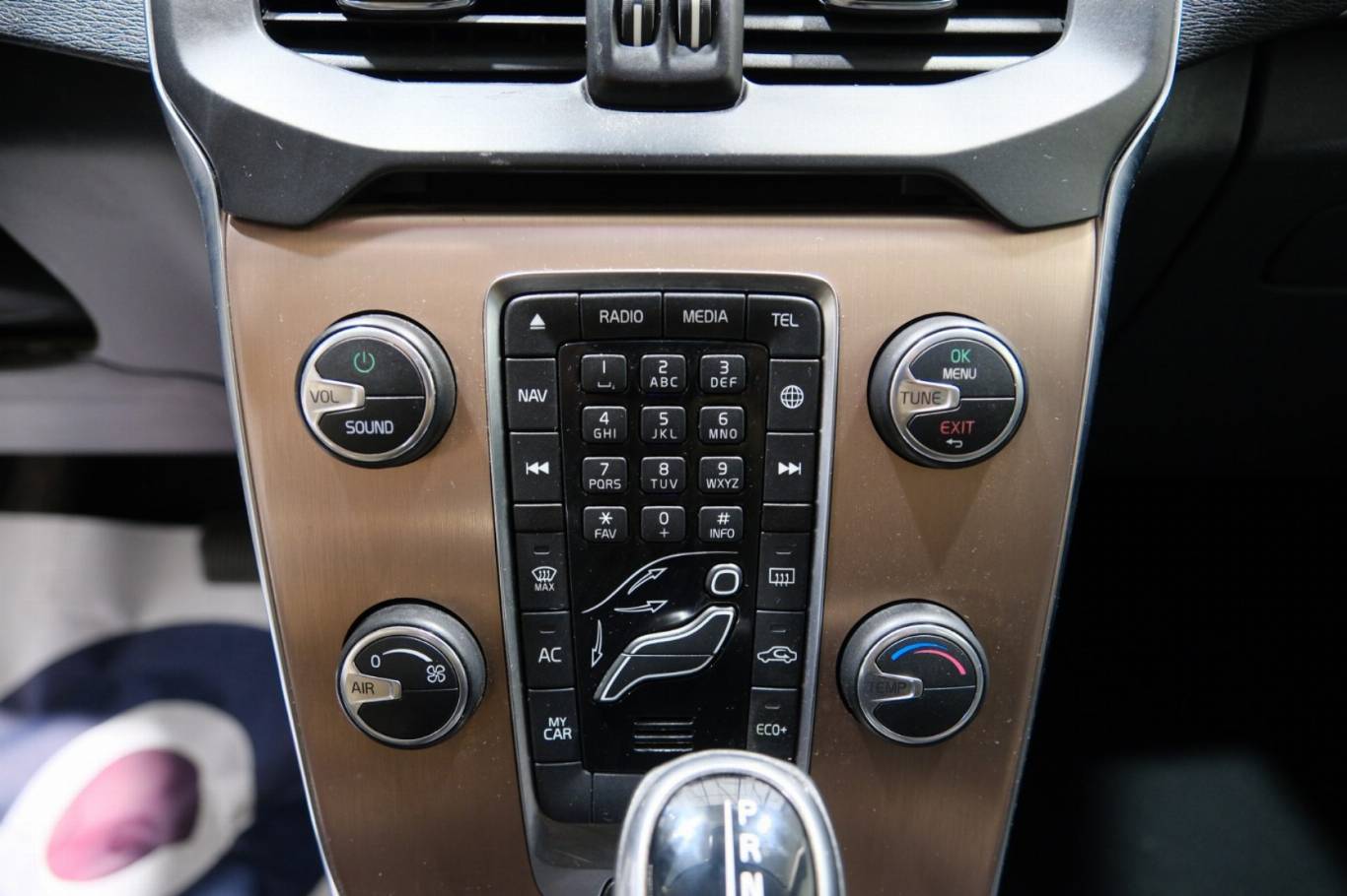 VOLVO V40 Cross Country 28