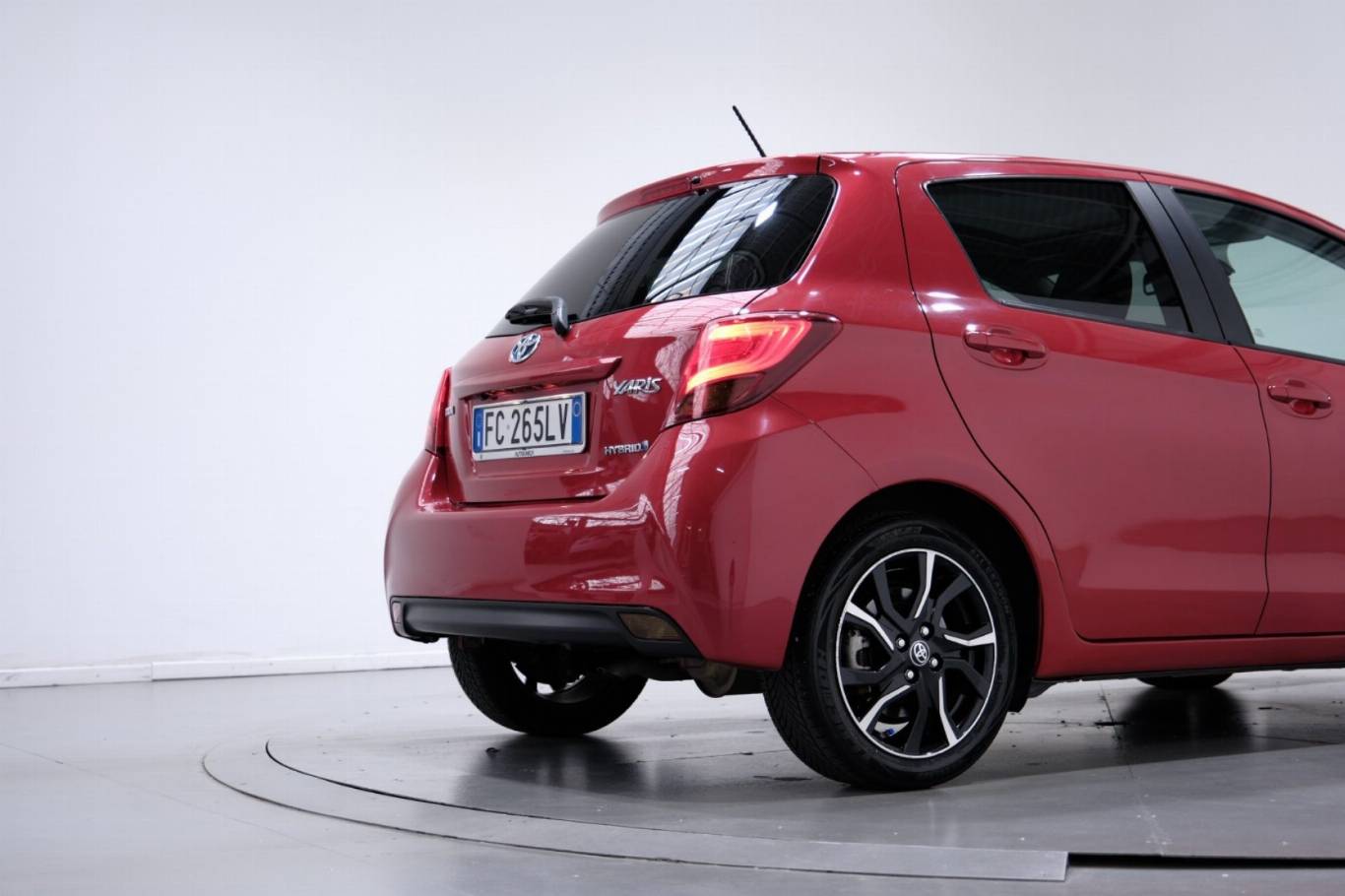 TOYOTA Yaris 57