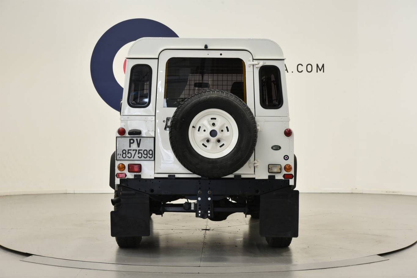 LAND ROVER Defender 6