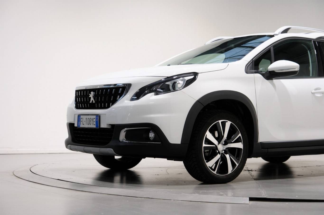 PEUGEOT 2008 11