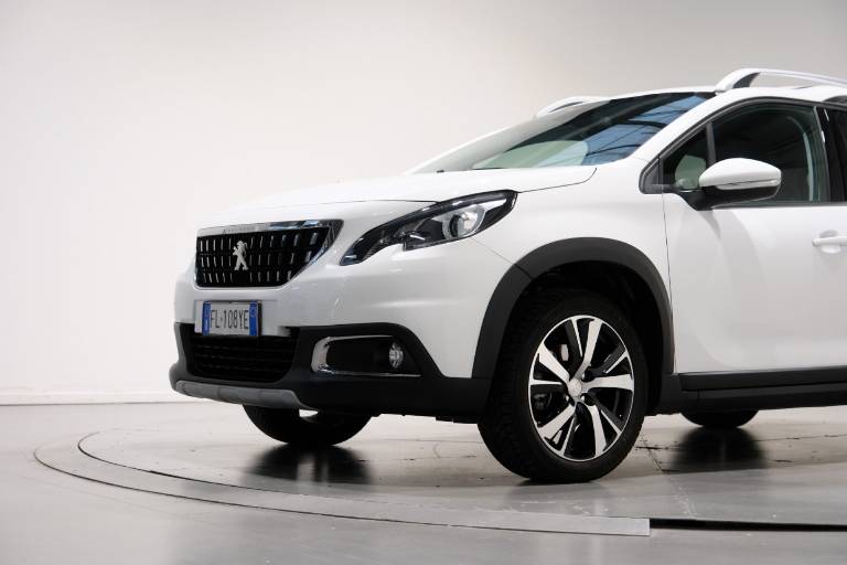 PEUGEOT 2008 11