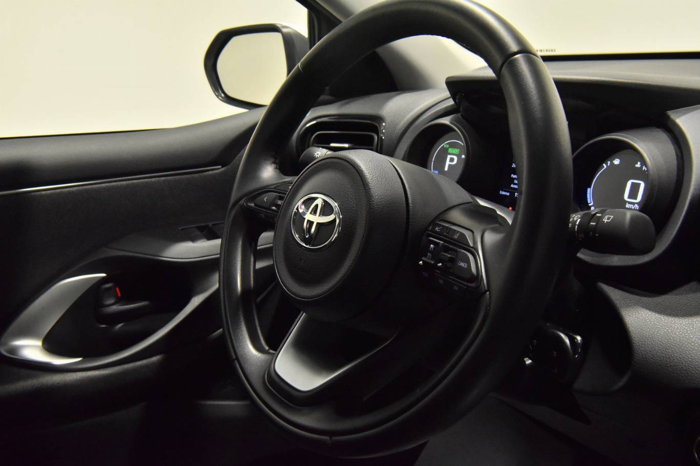 TOYOTA Yaris 42
