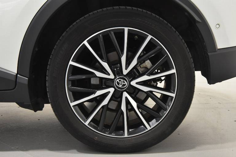 TOYOTA C-HR 15
