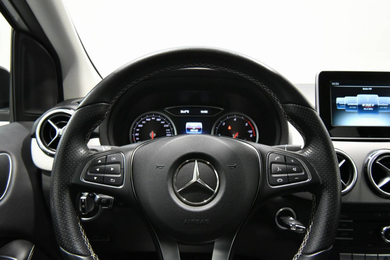 MERCEDES-BENZ B 200 42