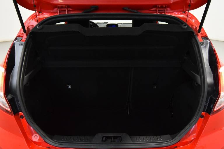 FORD Fiesta 13