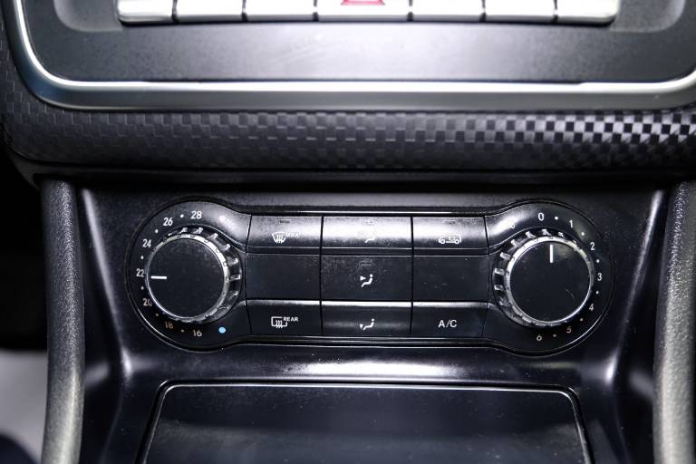 MERCEDES-BENZ A 180 29