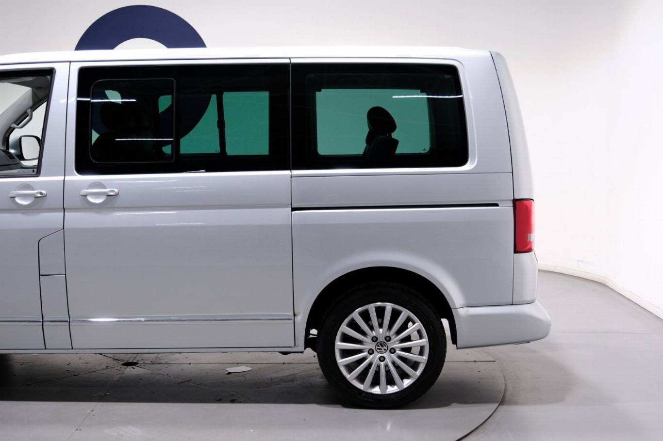 VOLKSWAGEN T5 Multivan 64