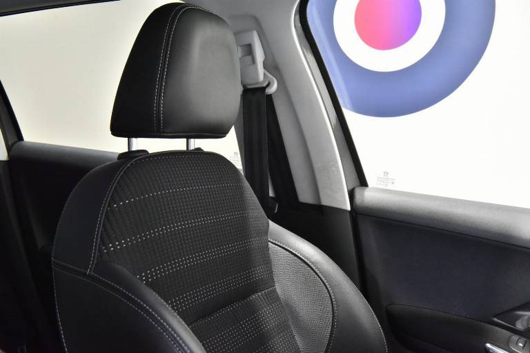 PEUGEOT 2008 44