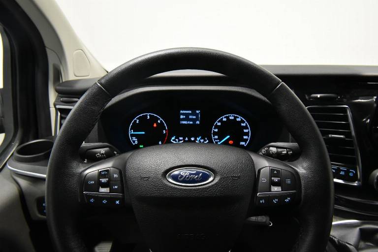 FORD Tourneo Custom 9