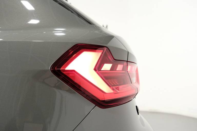 AUDI A1 44