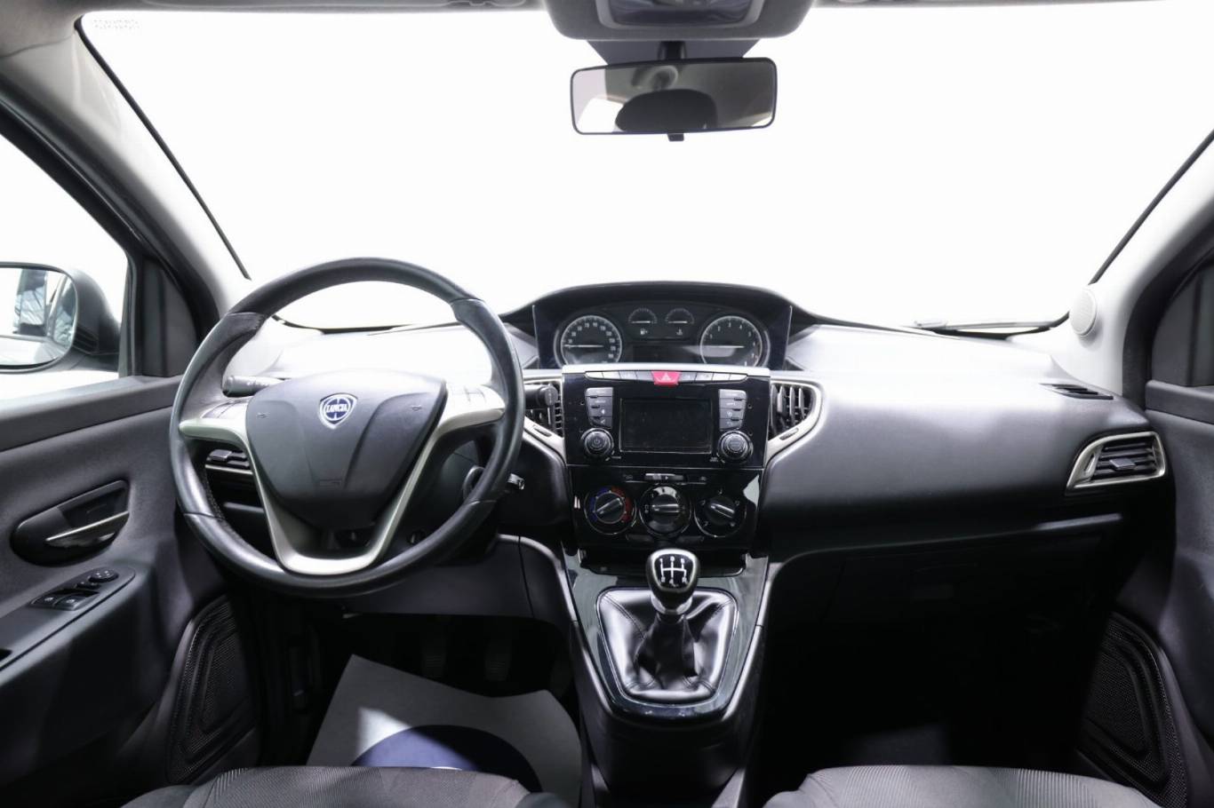 LANCIA Ypsilon 9
