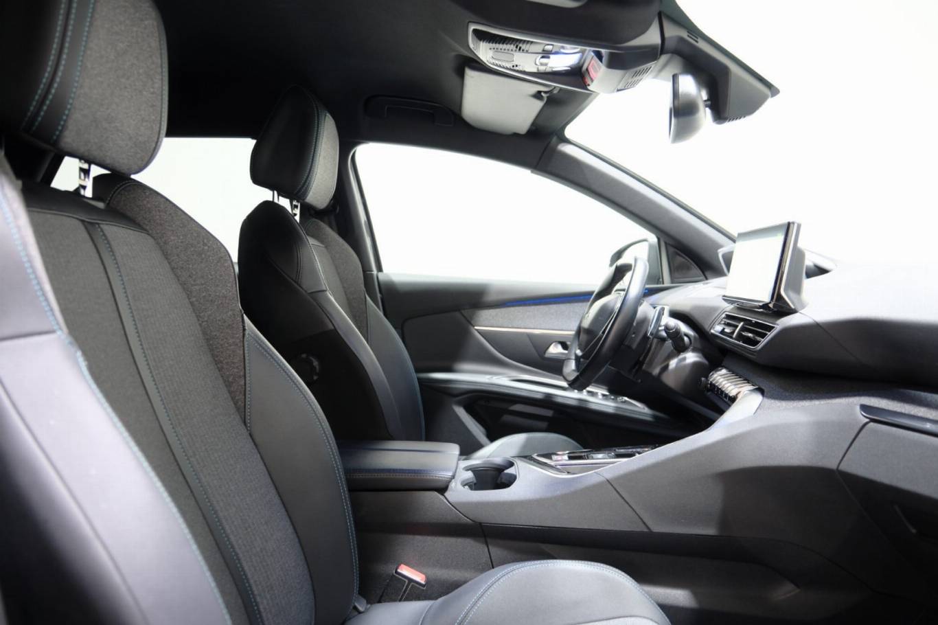 PEUGEOT 3008 11