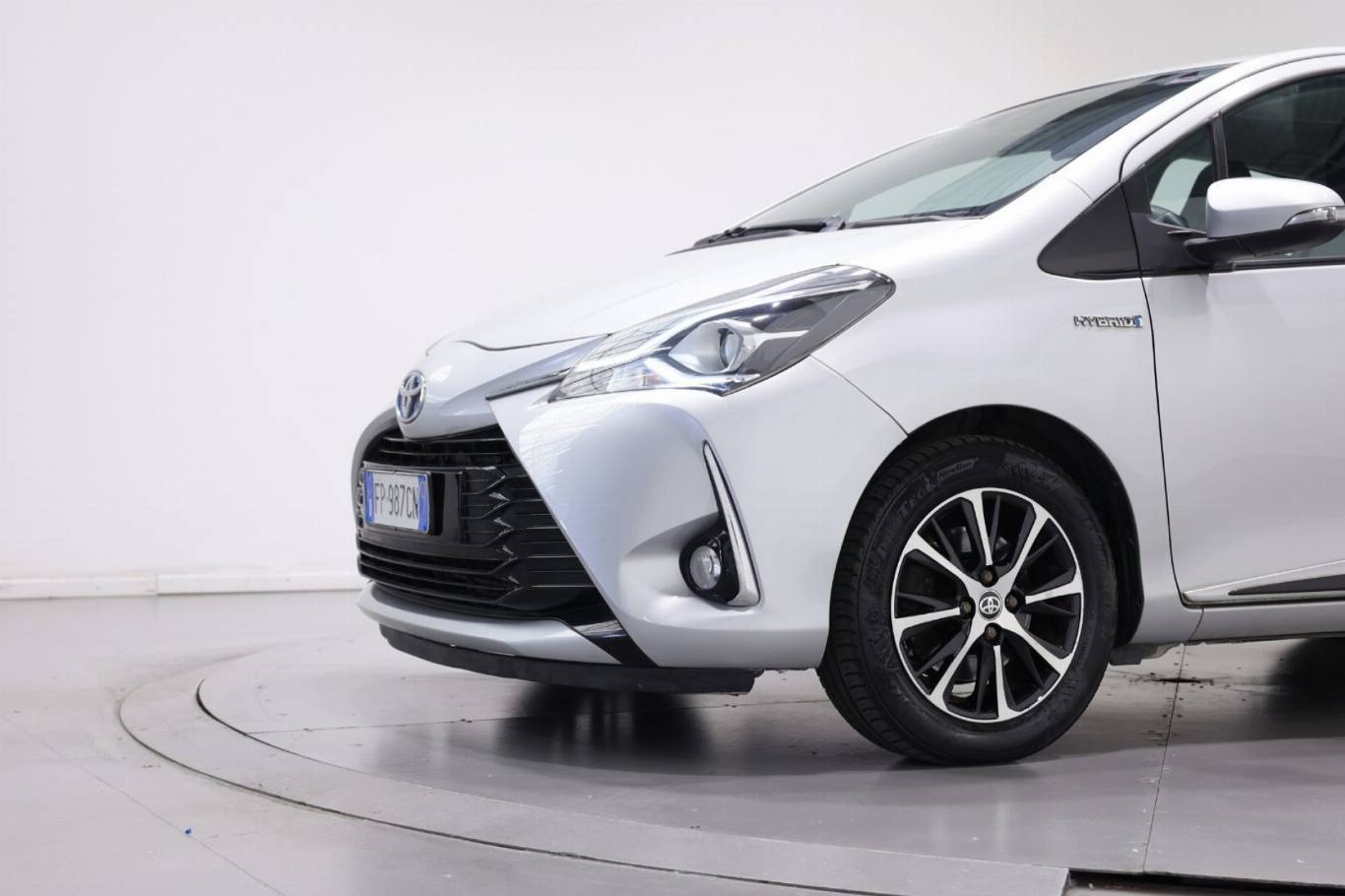 TOYOTA Yaris 11