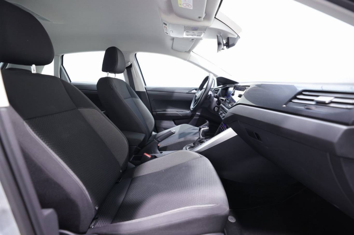 VOLKSWAGEN Polo 47