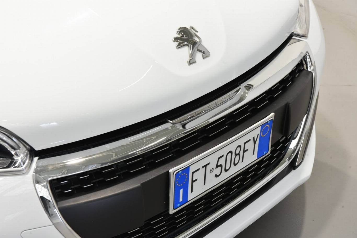 PEUGEOT 208 45