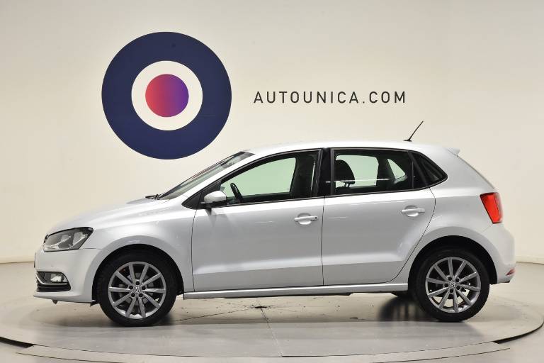 VOLKSWAGEN Polo 8