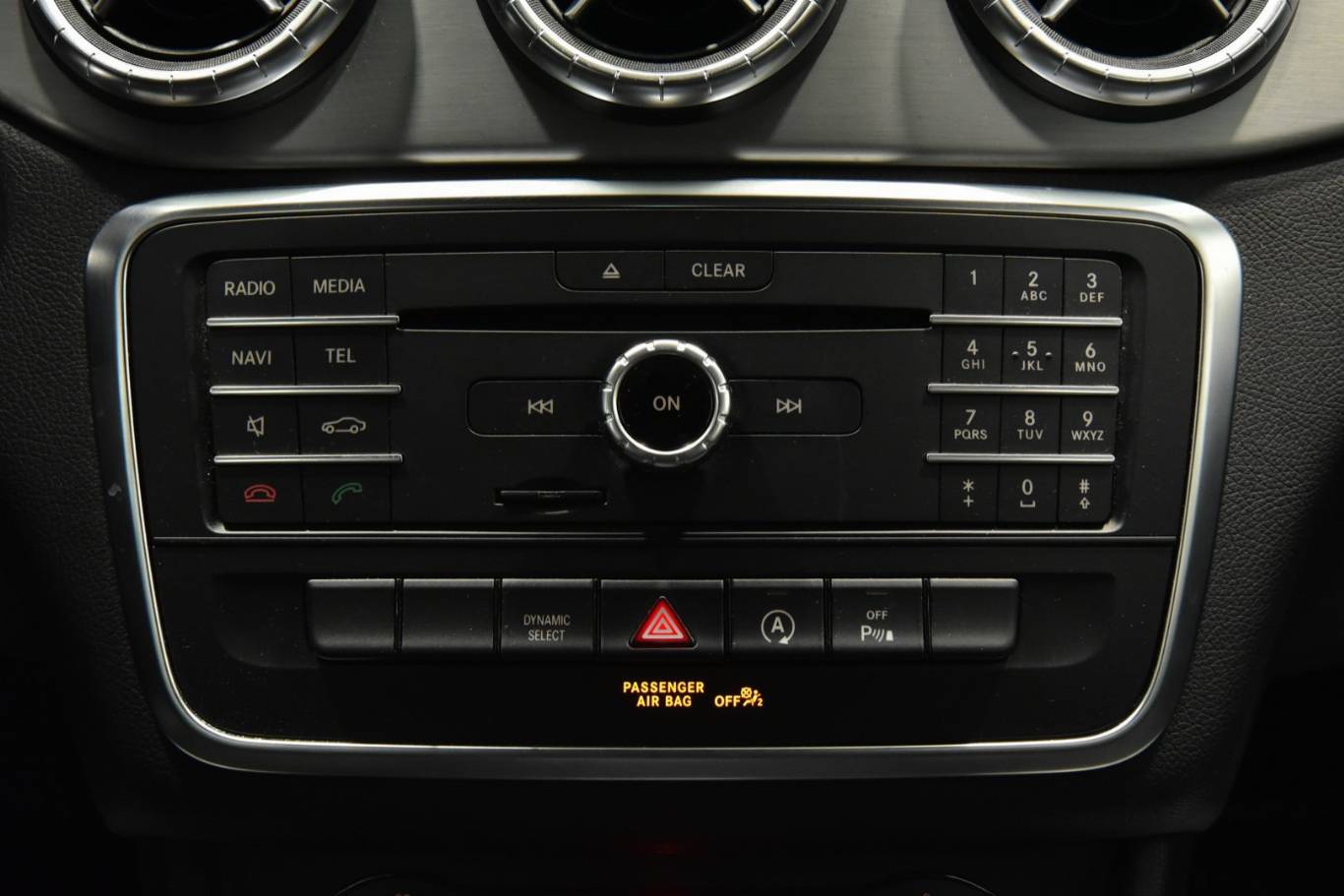 MERCEDES-BENZ CLA 200 9