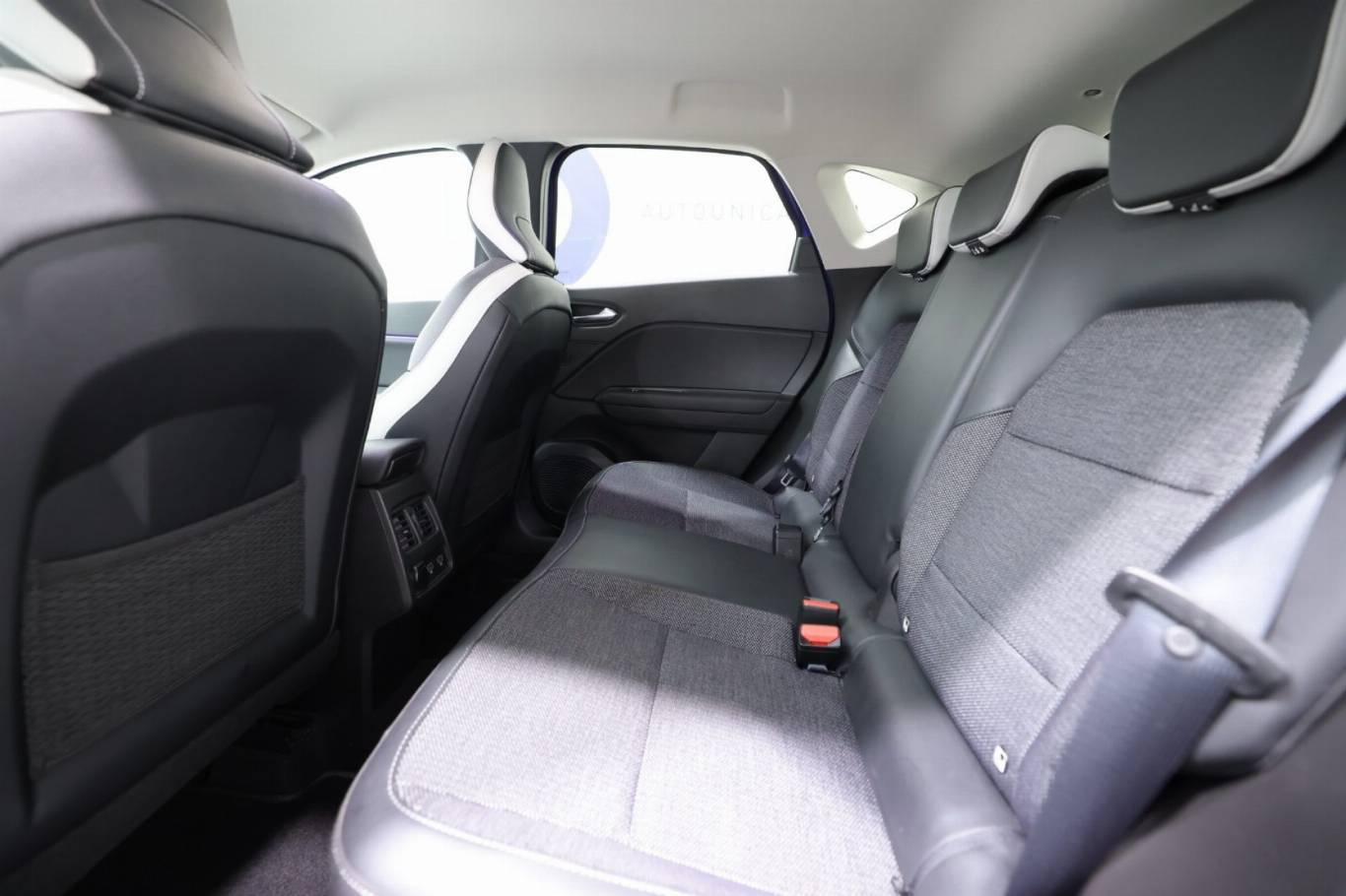 RENAULT Captur 33