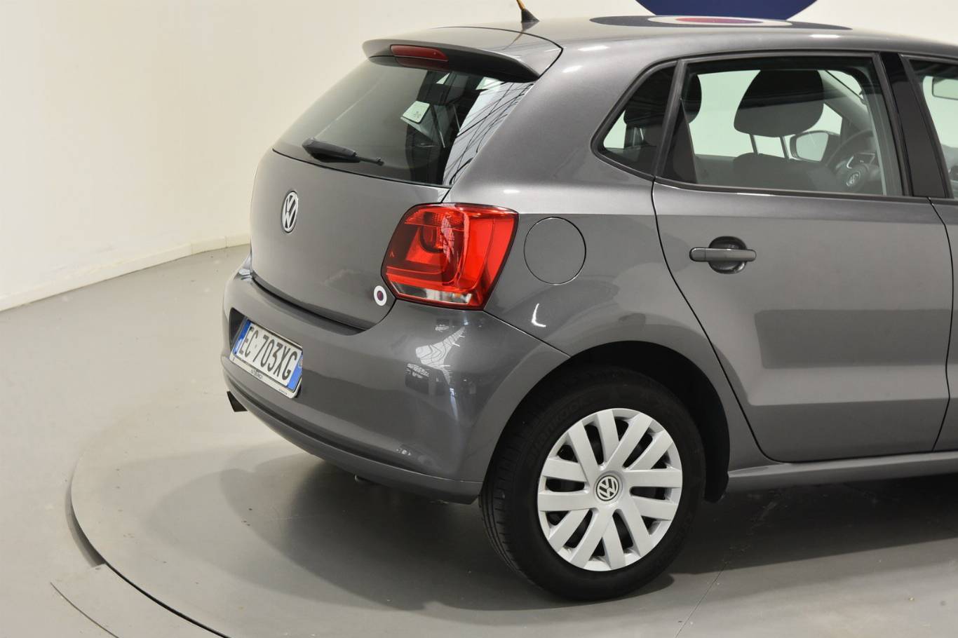 VOLKSWAGEN Polo 35