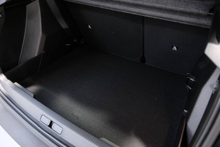 PEUGEOT 2008 53