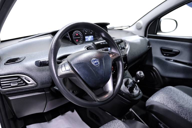 LANCIA Ypsilon 5