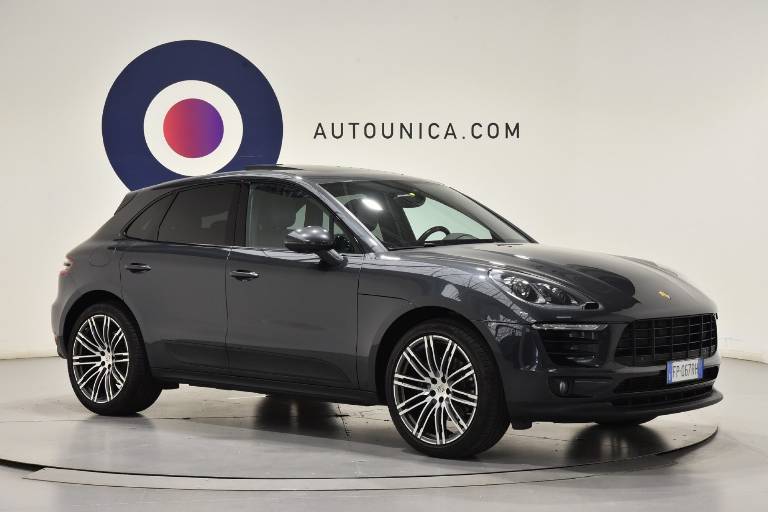 PORSCHE Macan 13