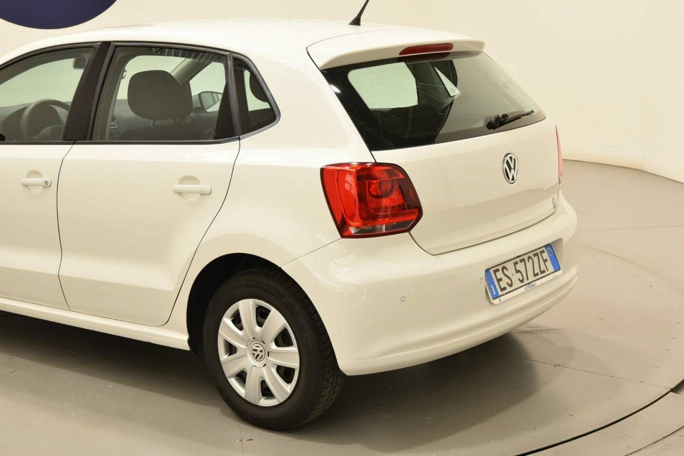 VOLKSWAGEN Polo 18