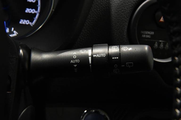 TOYOTA Yaris 7