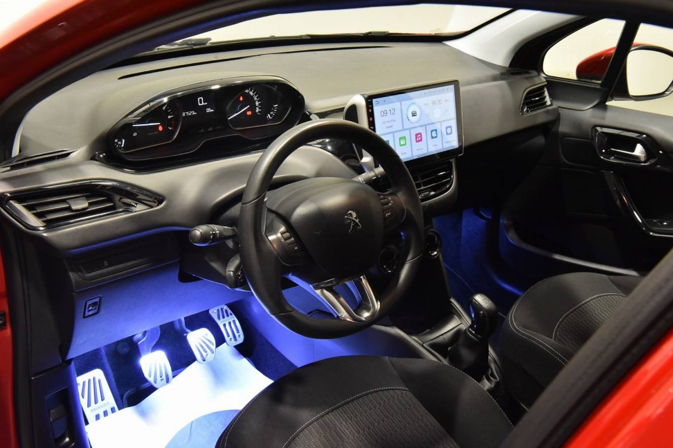PEUGEOT 208 3