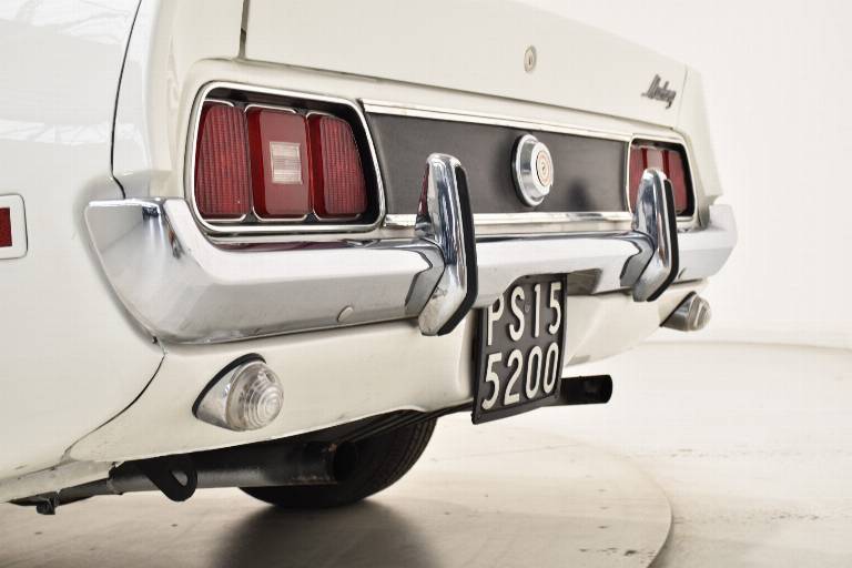 FORD Mustang 89