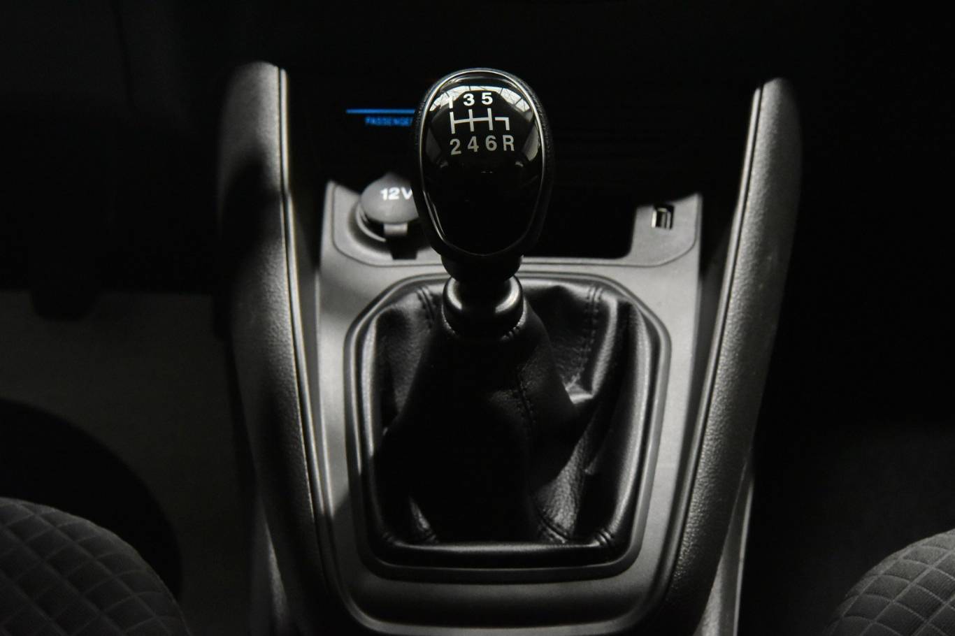 FORD Tourneo Courier 10